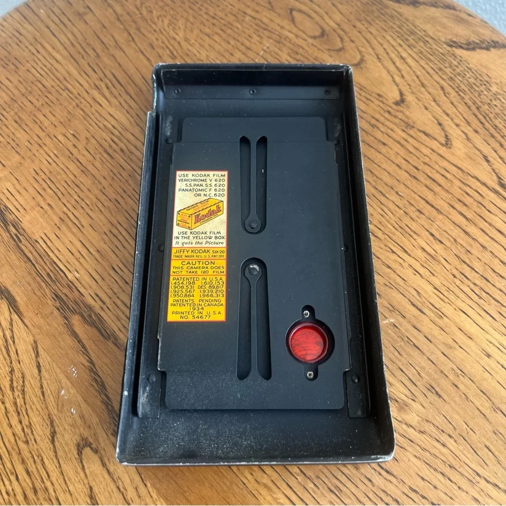 Jiffy Kodak Six-20 Twindar-lens Camera